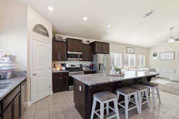 1150 Fire Fall Ave, Lemoore, CA 93245