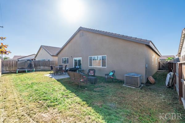 1150 Fire Fall Ave, Lemoore, CA 93245