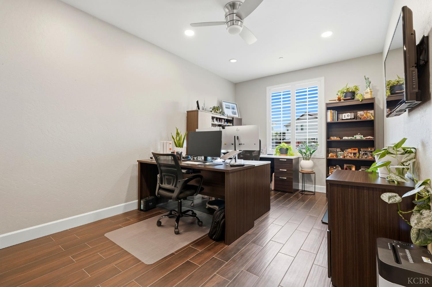 3262 N Morning Dove Ln, Hanford, CA 93230