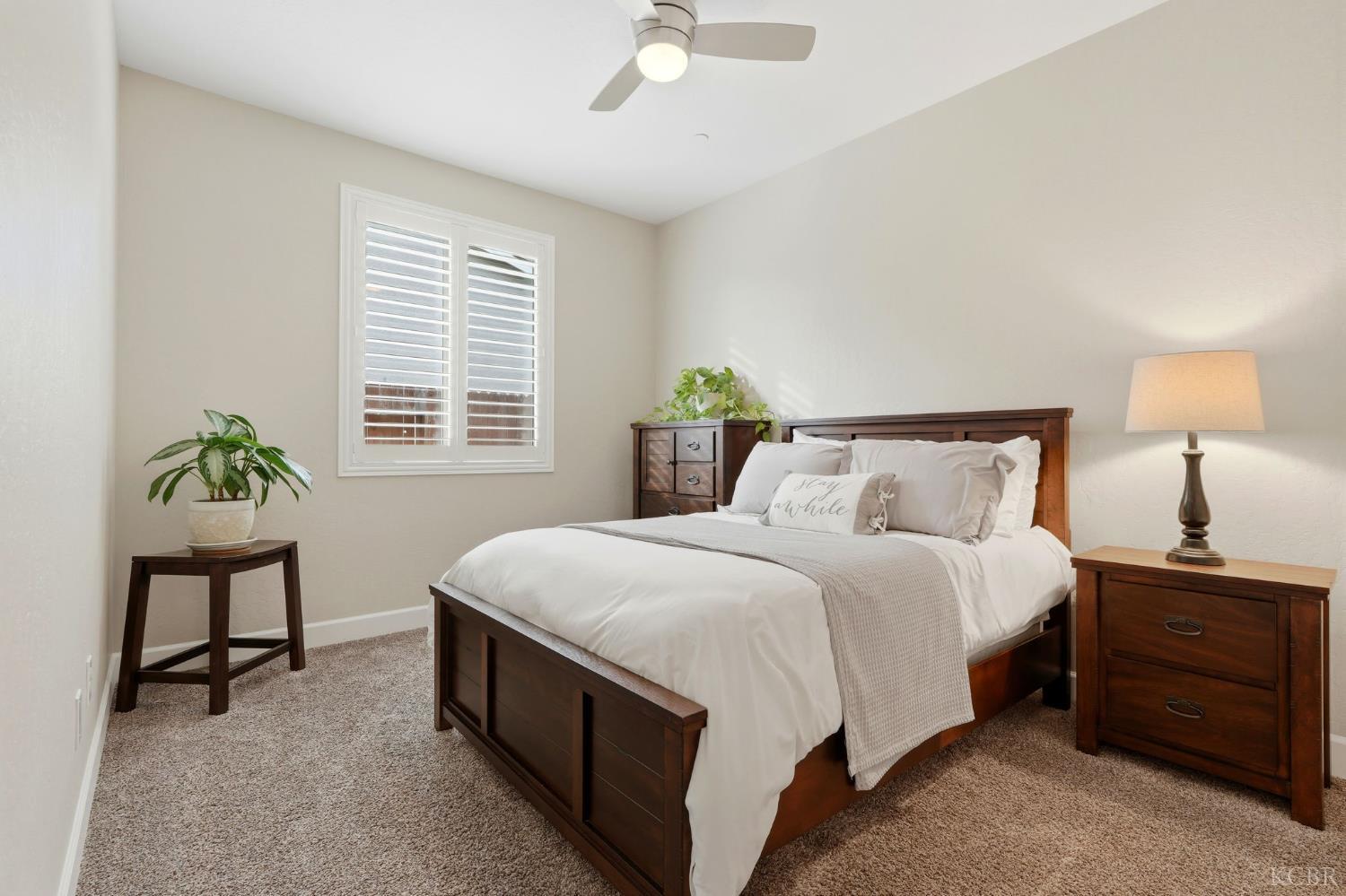 3262 N Morning Dove Ln, Hanford, CA 93230