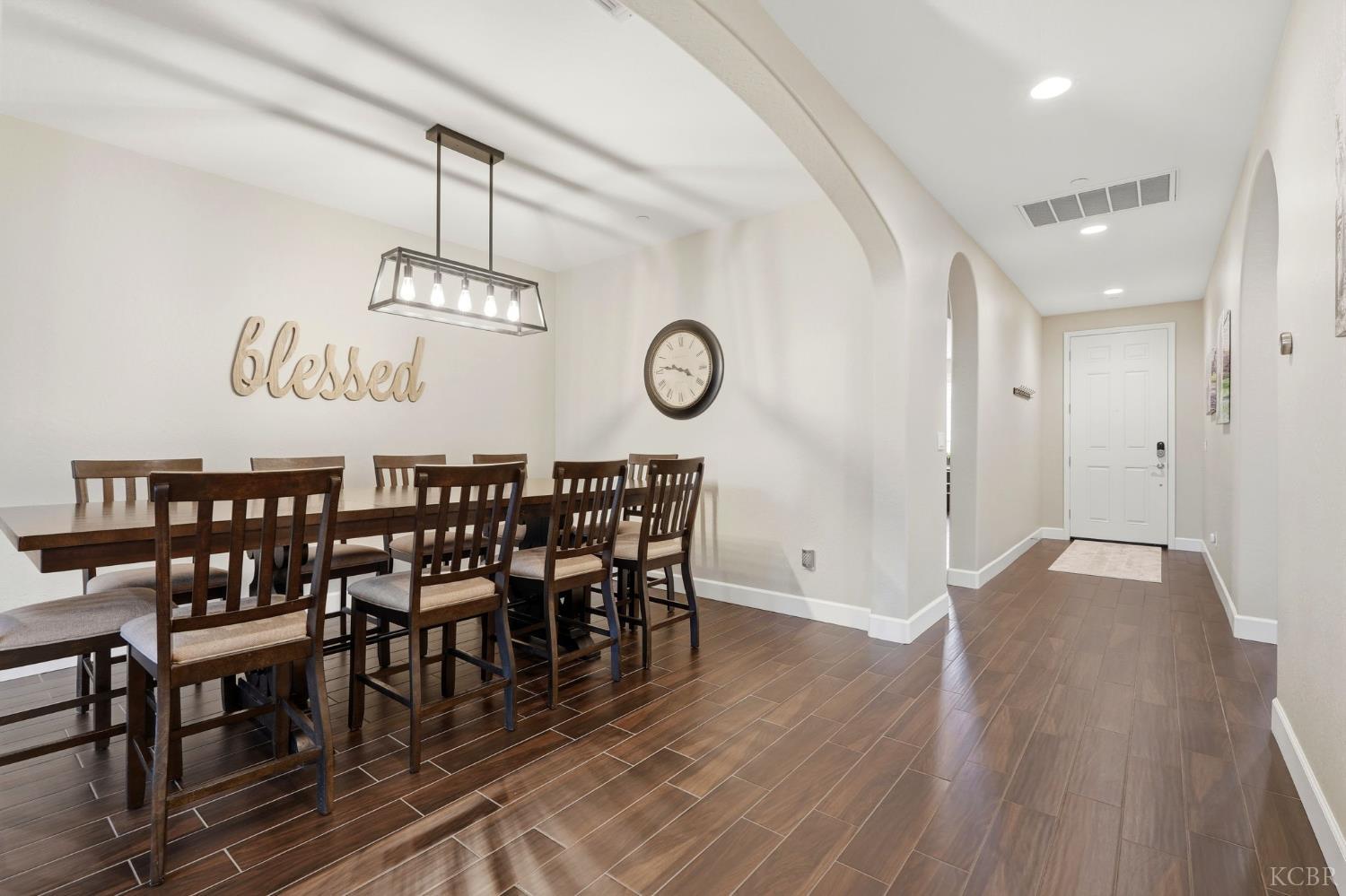 3262 N Morning Dove Ln, Hanford, CA 93230