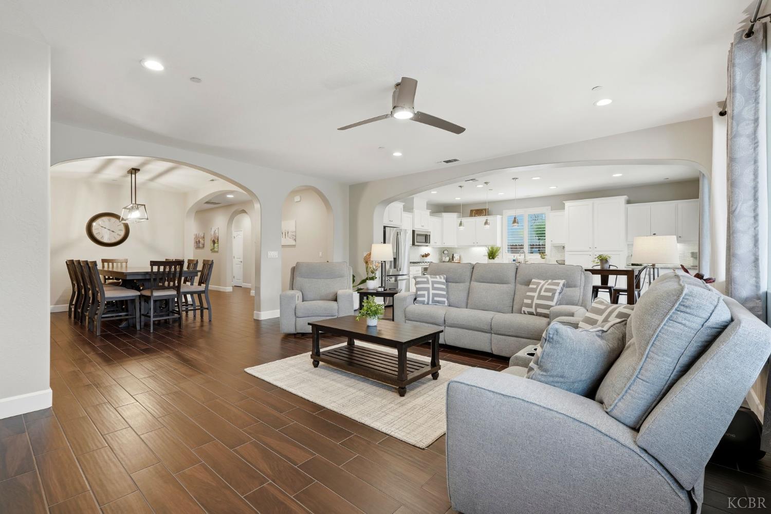 3262 N Morning Dove Ln, Hanford, CA 93230