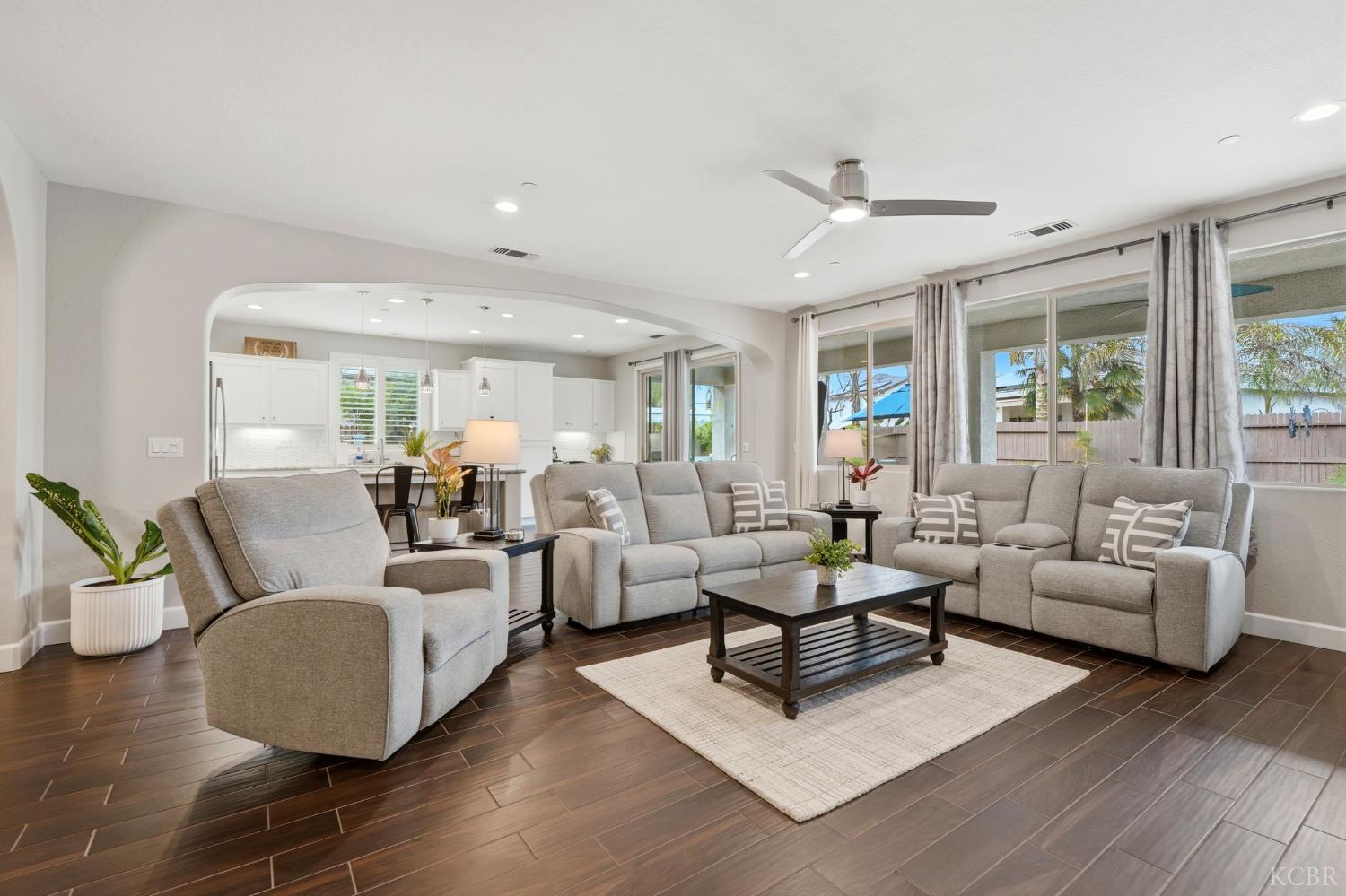 3262 N Morning Dove Ln, Hanford, CA 93230