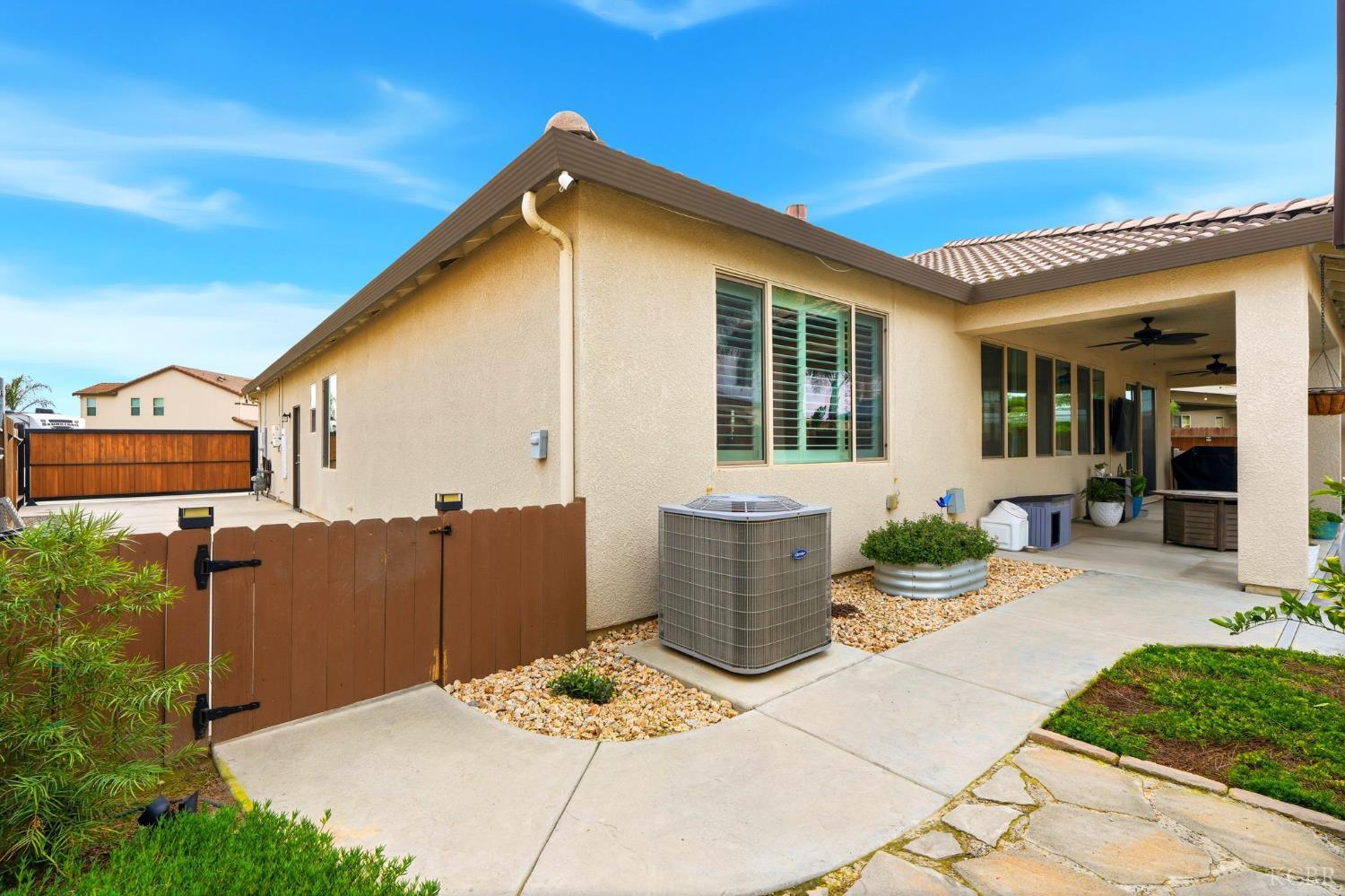 3262 N Morning Dove Ln, Hanford, CA 93230