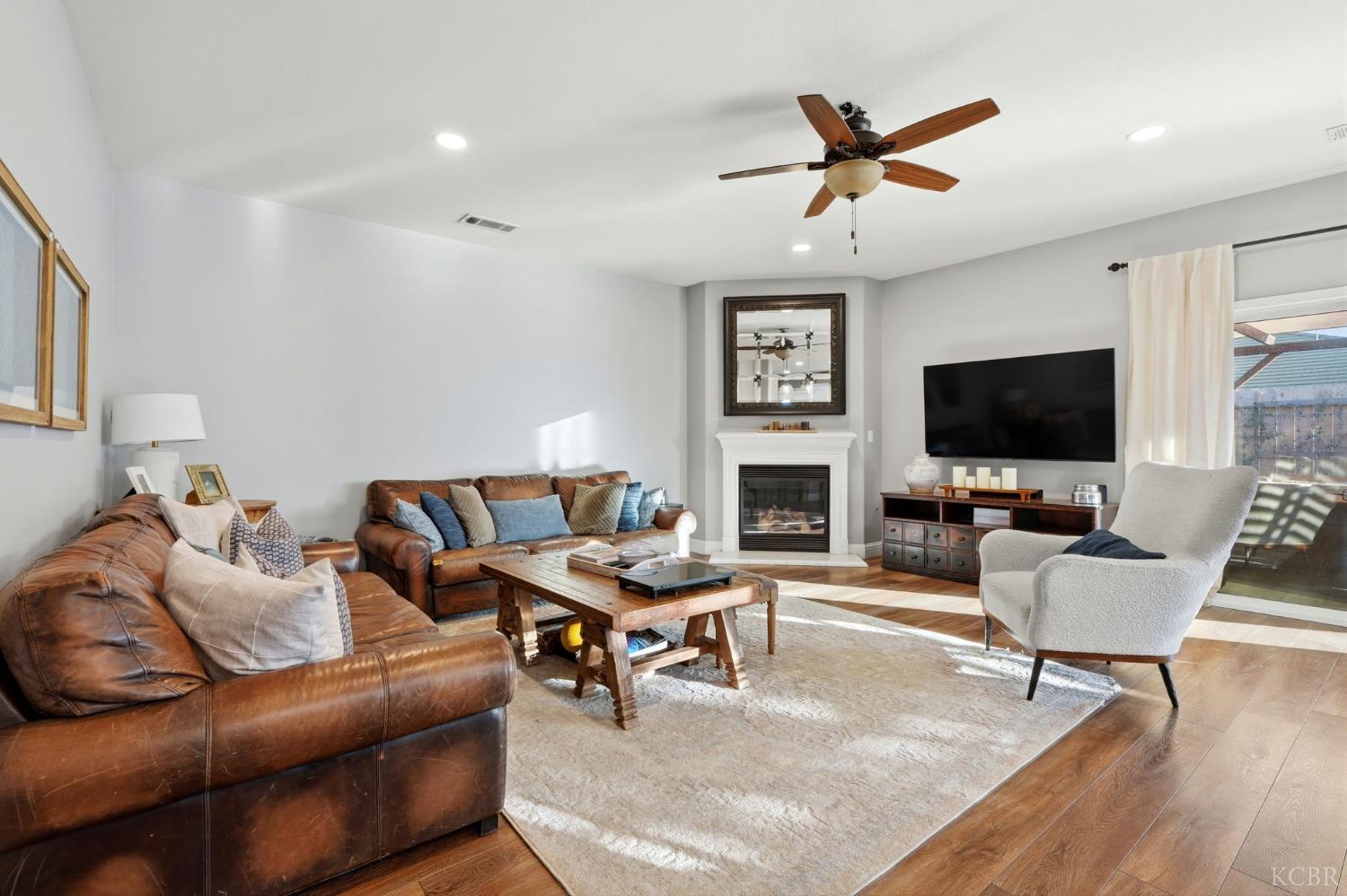 1483 Atlantic Ave, Lemoore, CA 93245