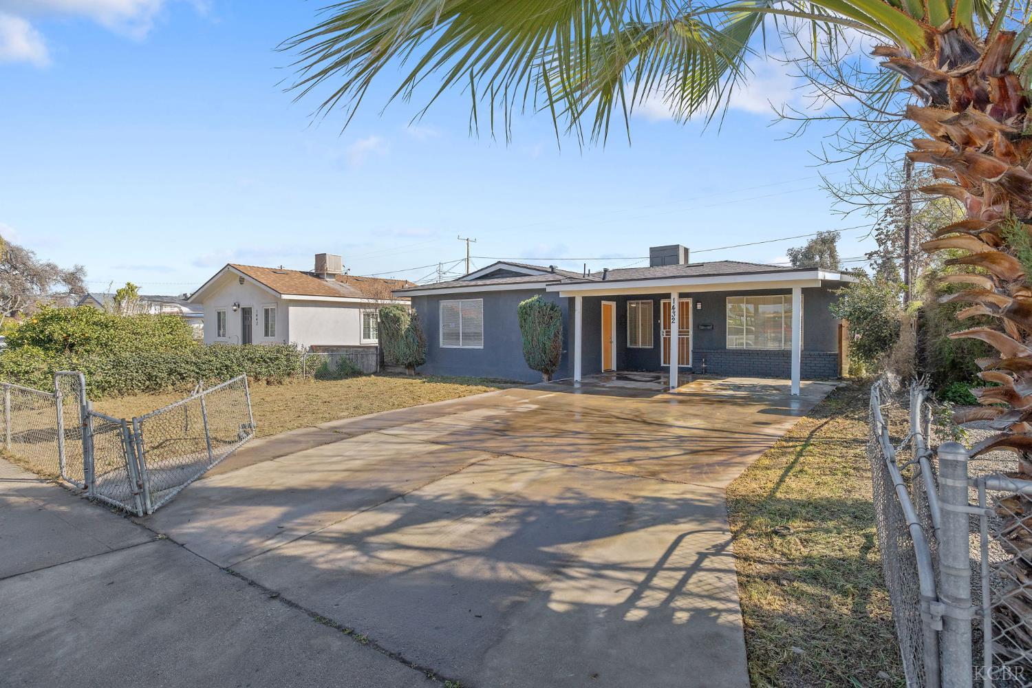 1432 N Locust St, Visalia, CA 93291