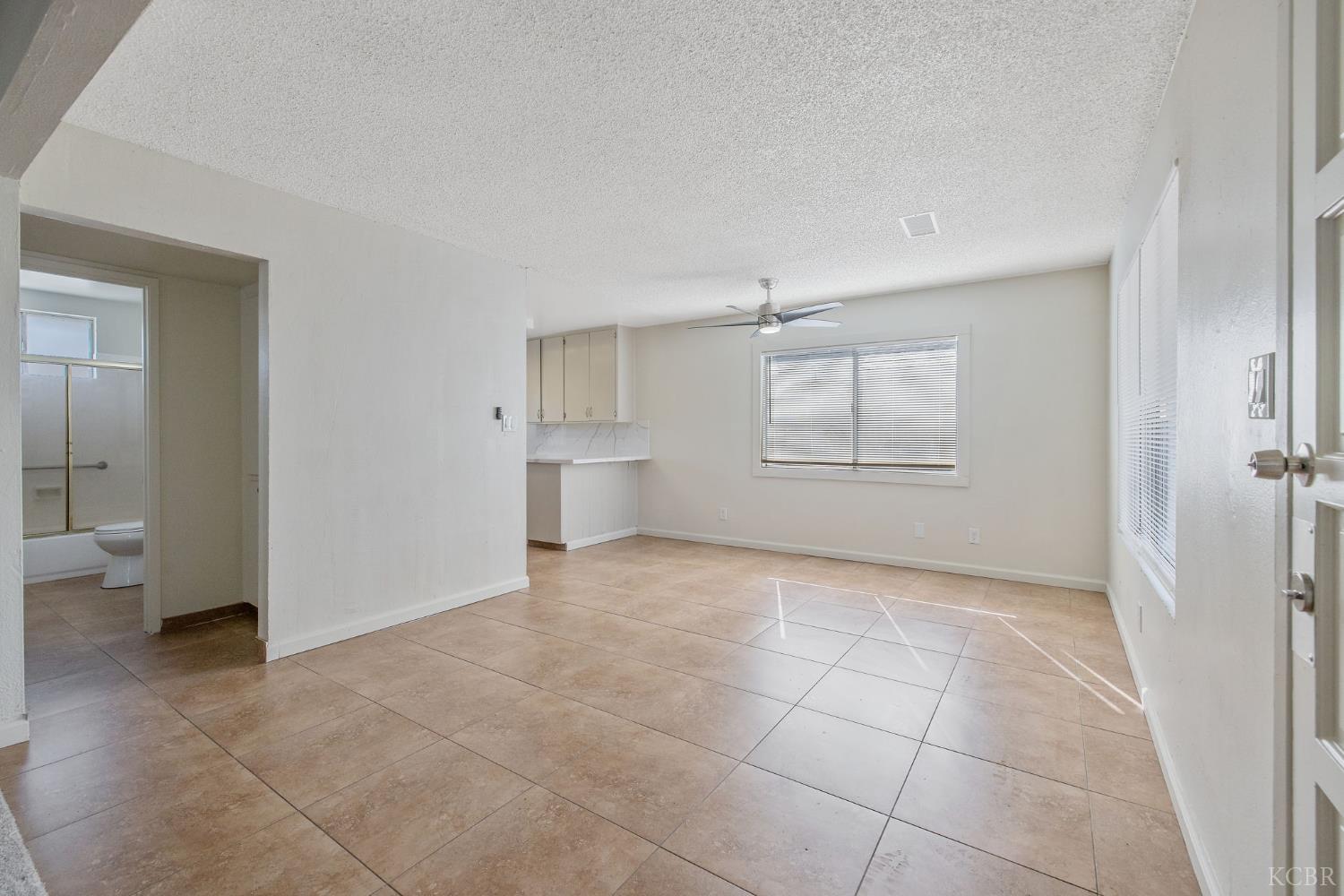 1432 N Locust St, Visalia, CA 93291