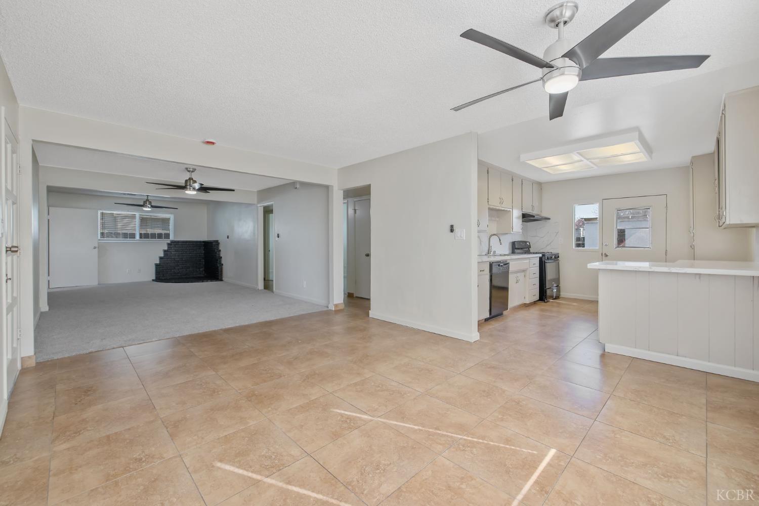 1432 N Locust St, Visalia, CA 93291