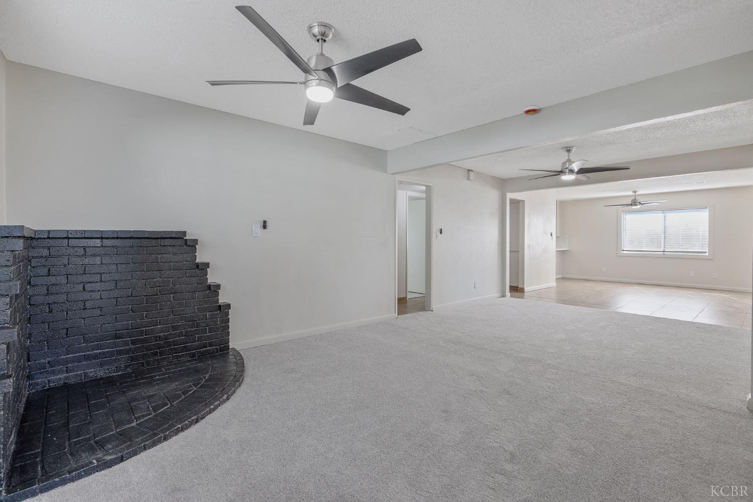 1432 N Locust St, Visalia, CA 93291