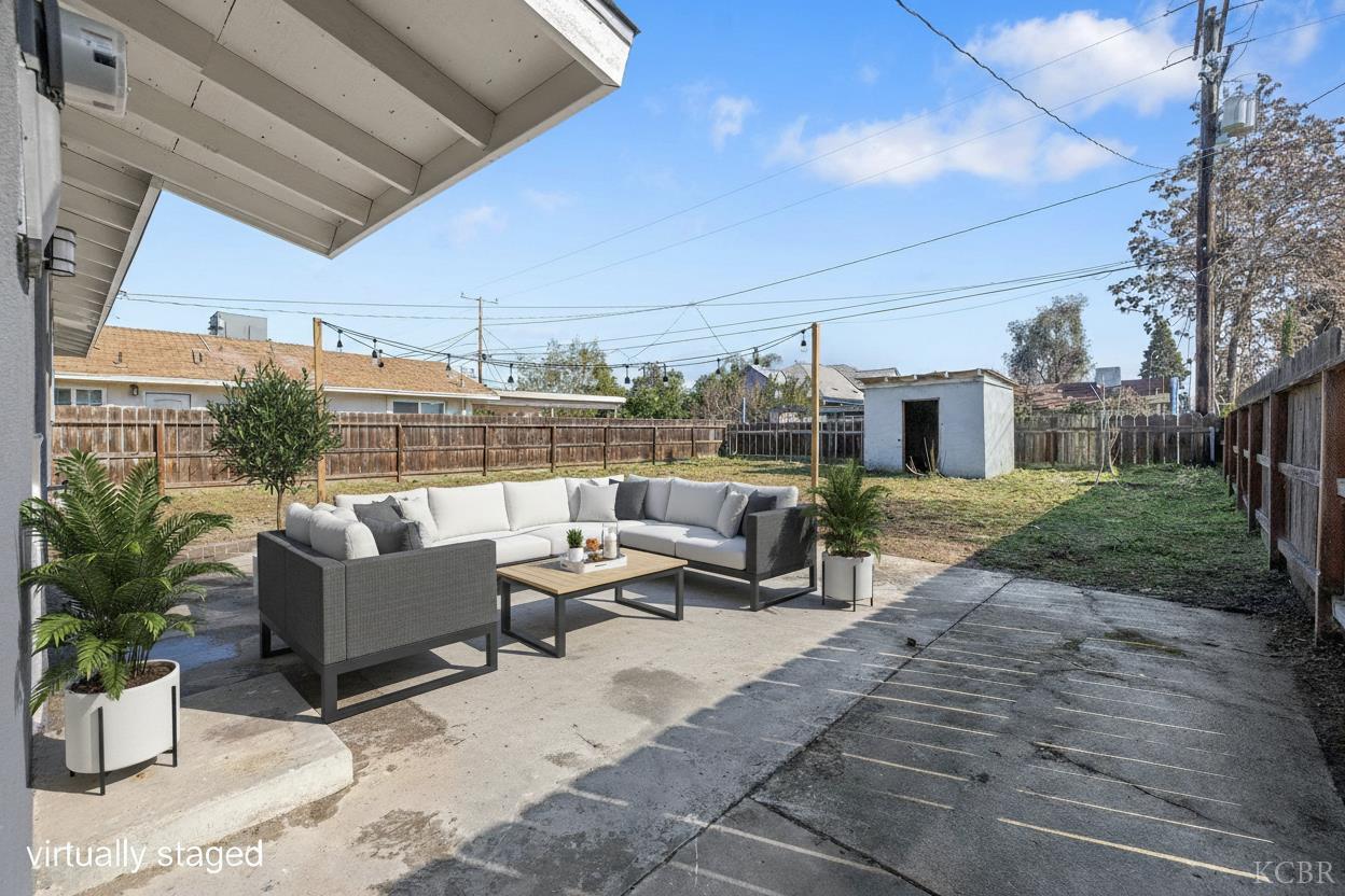 1432 N Locust St, Visalia, CA 93291