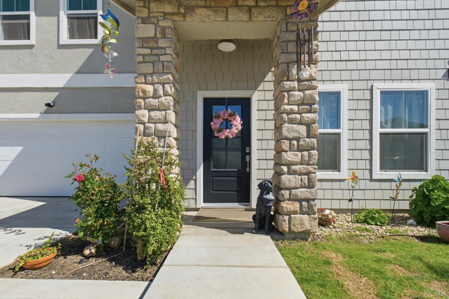 1773 N Sophia St, Hanford, CA 93230