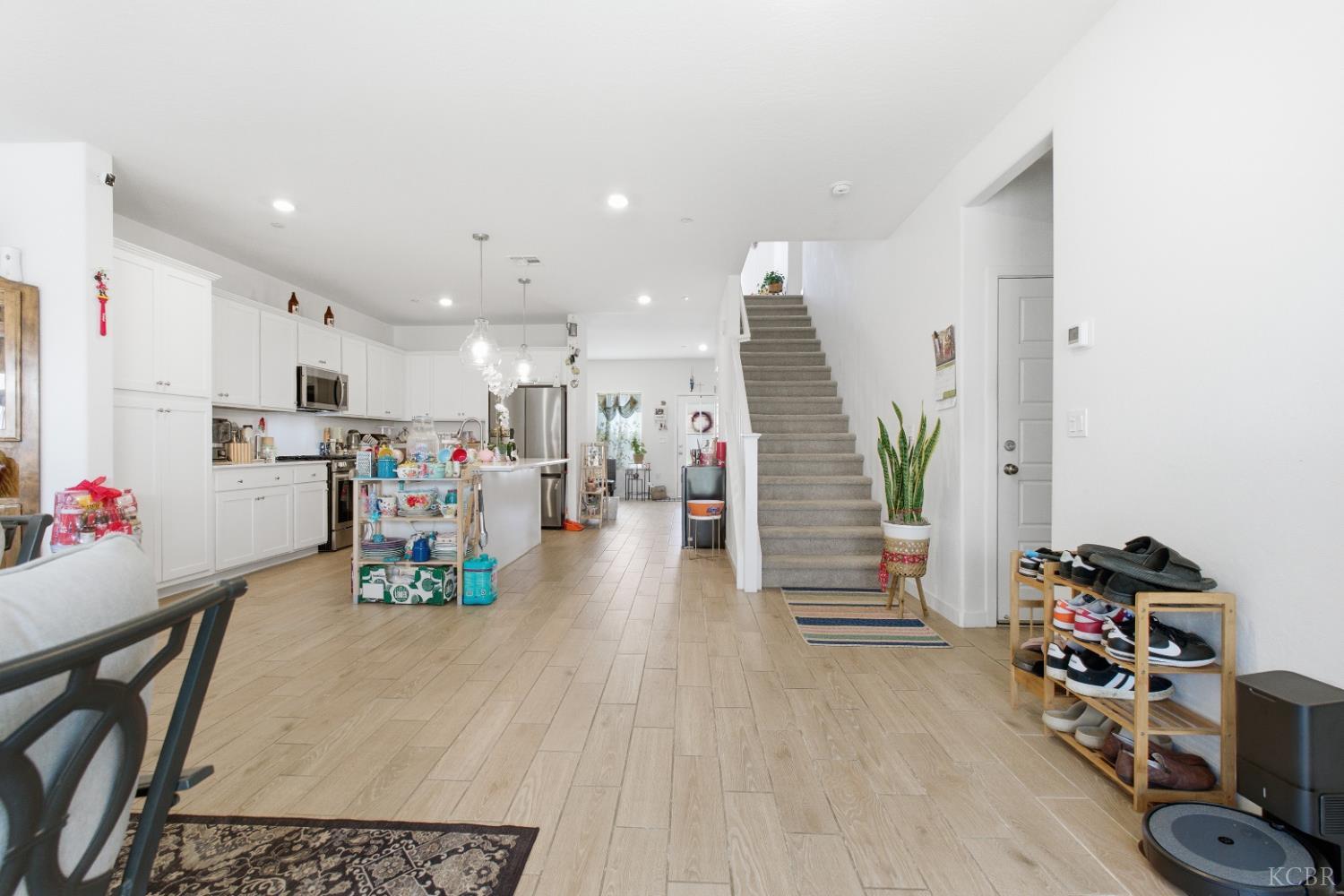 1773 N Sophia St, Hanford, CA 93230