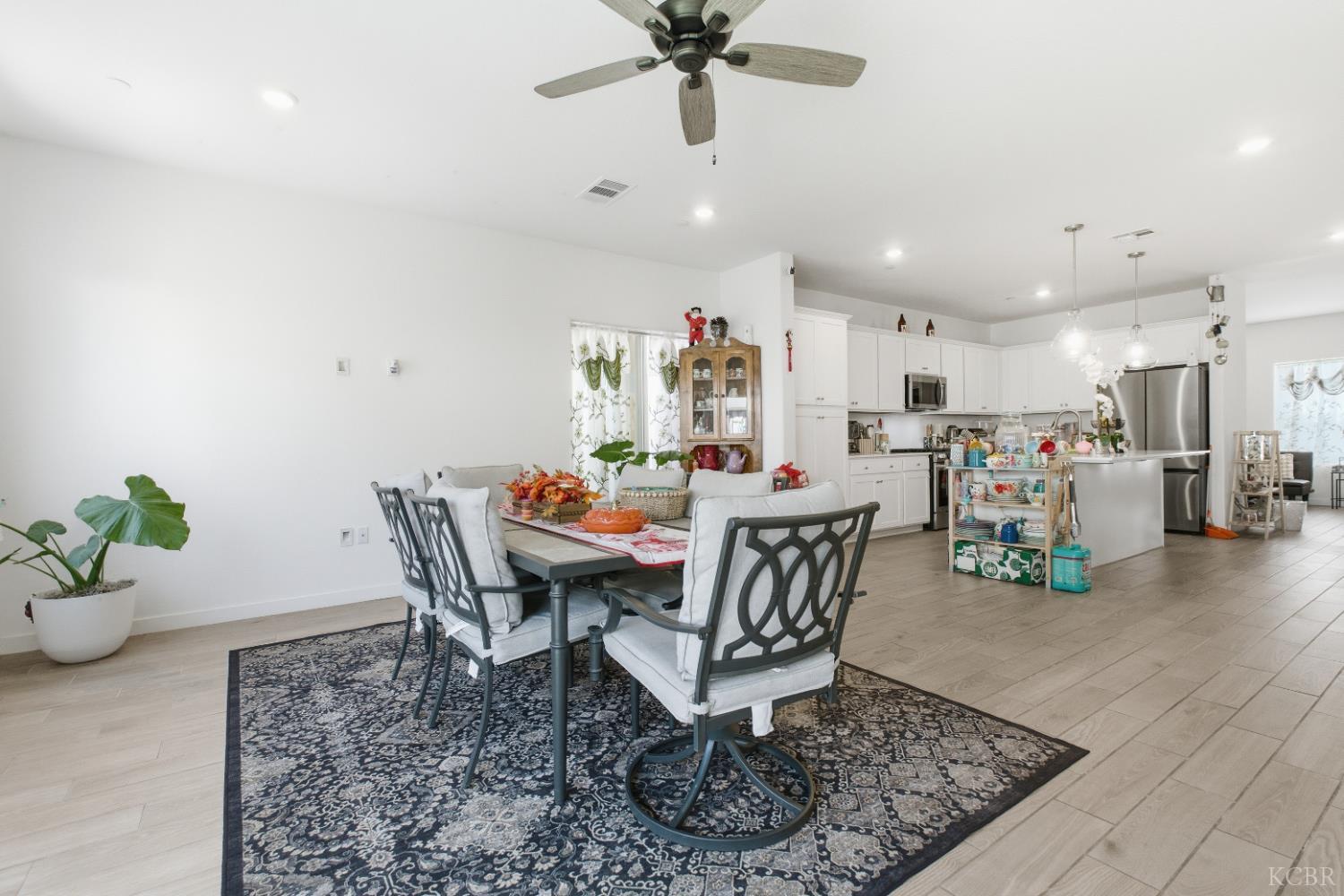 1773 N Sophia St, Hanford, CA 93230