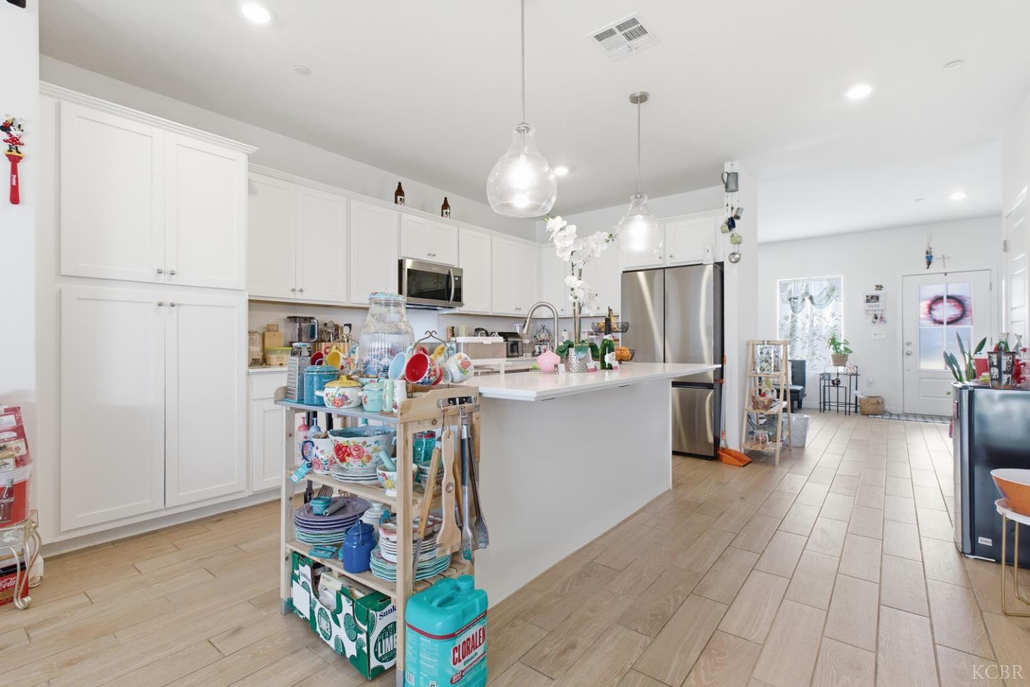 1773 N Sophia St, Hanford, CA 93230