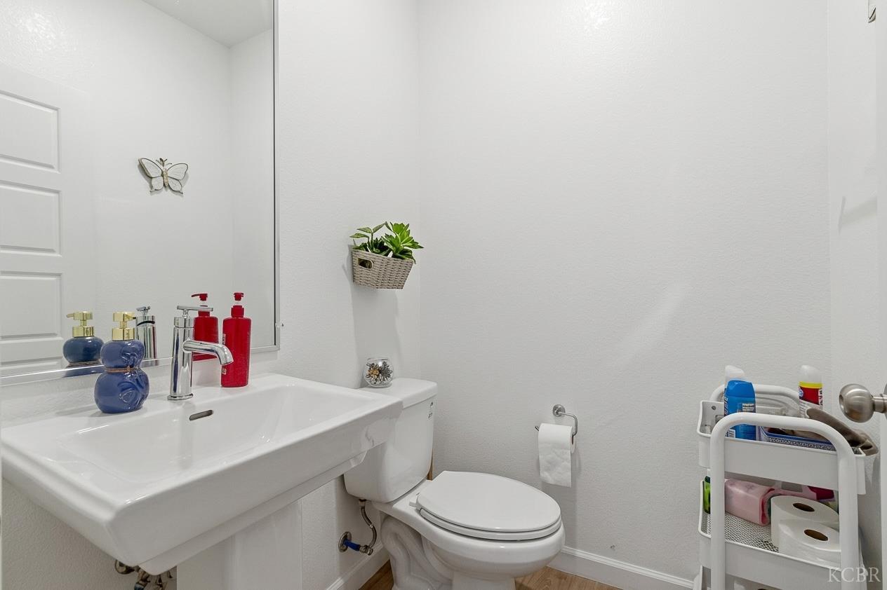 1773 N Sophia St, Hanford, CA 93230