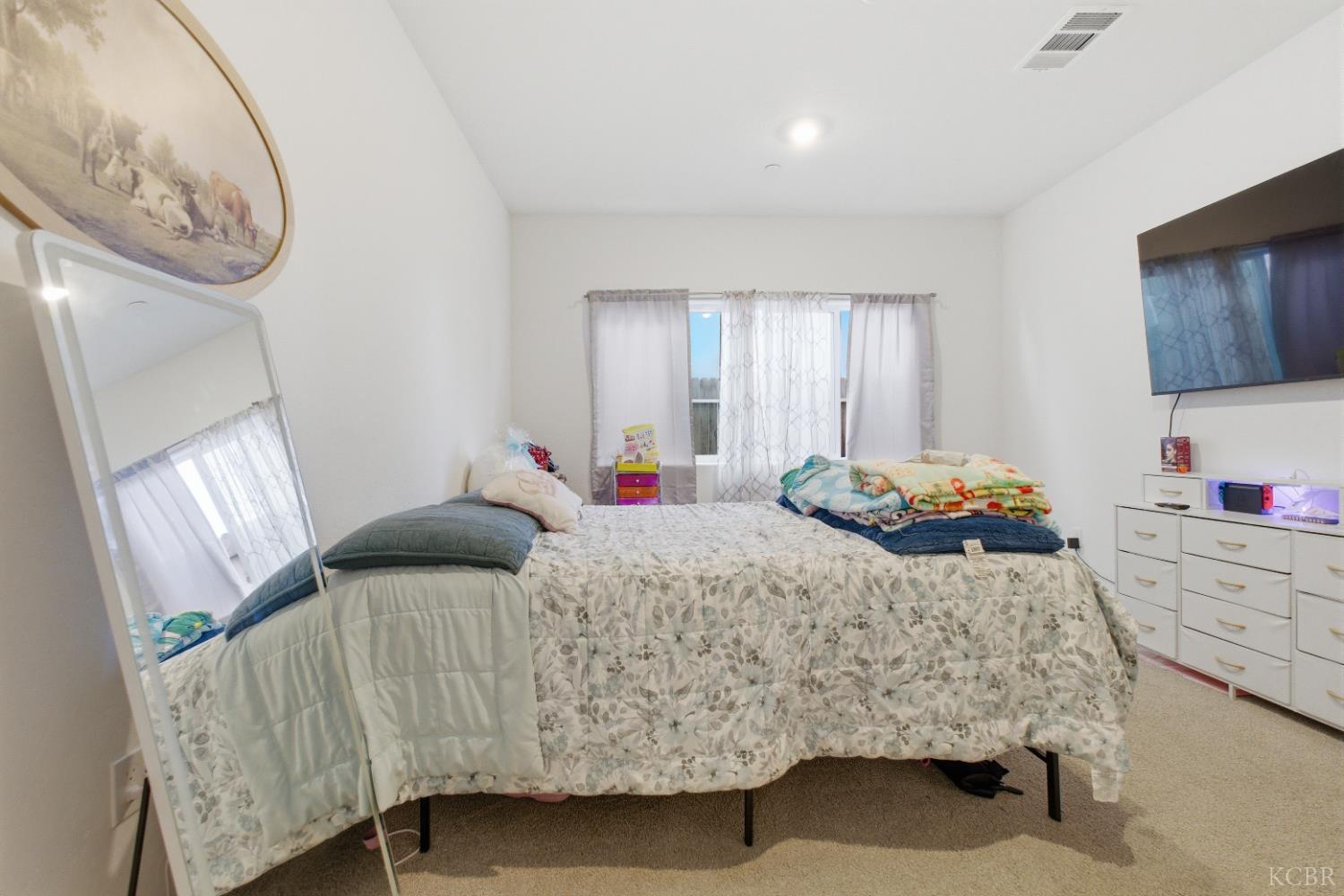 1773 N Sophia St, Hanford, CA 93230