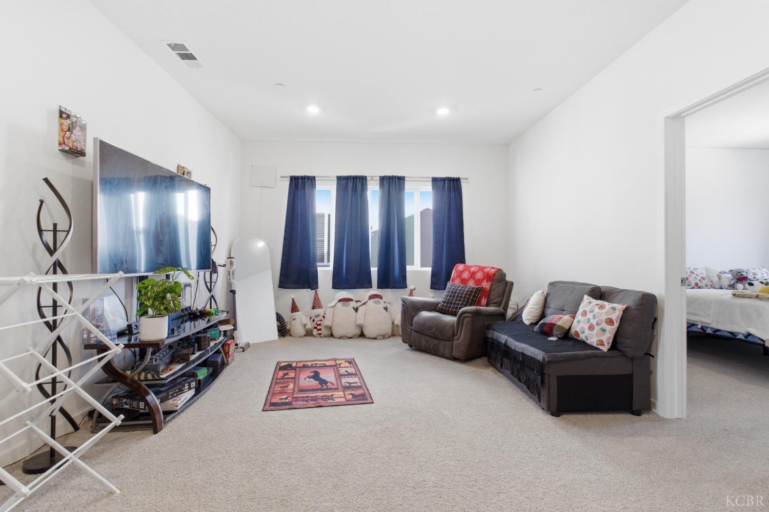 1773 N Sophia St, Hanford, CA 93230