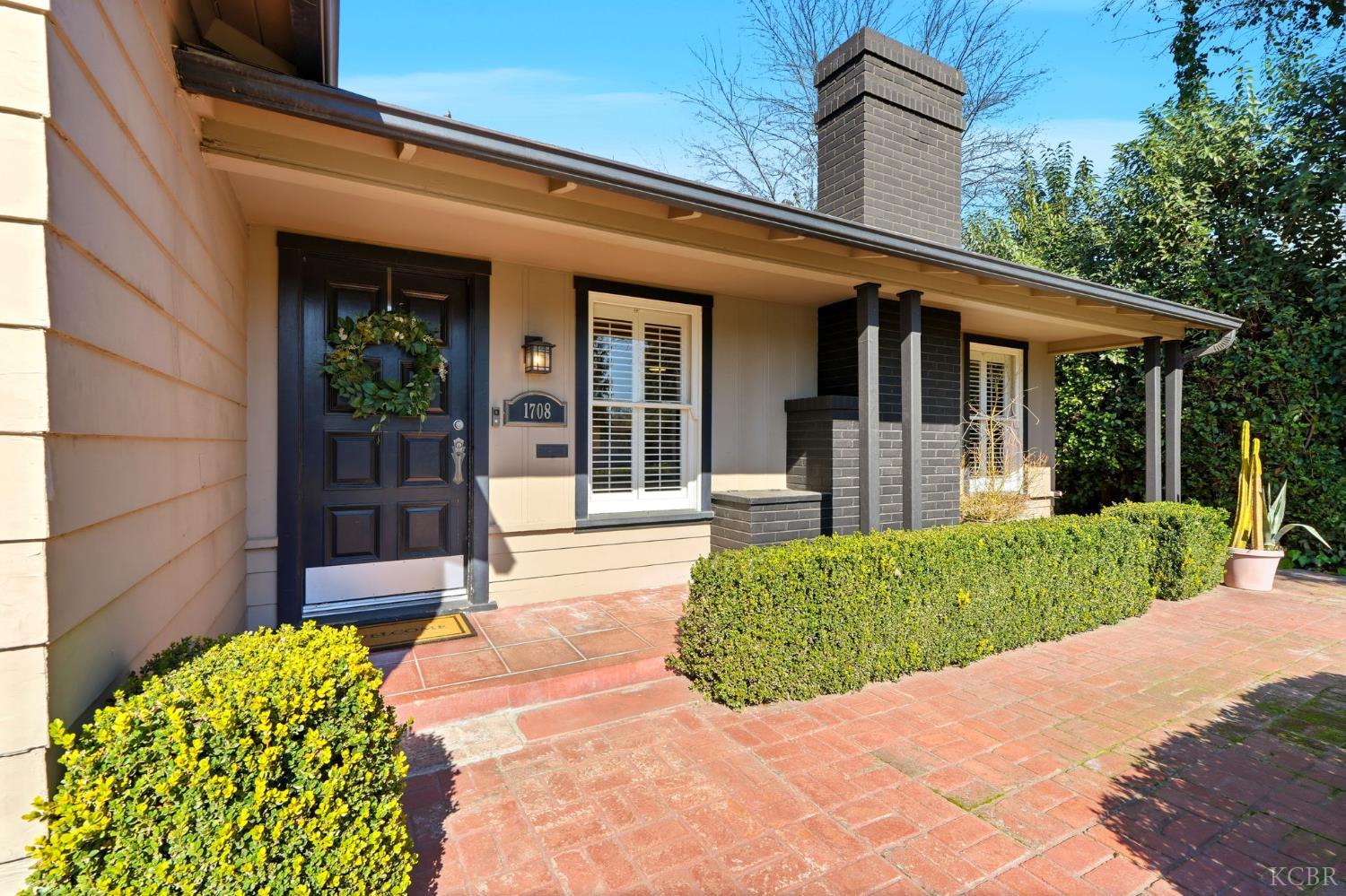 1708 W Myrtle Ave, Visalia, CA 93277