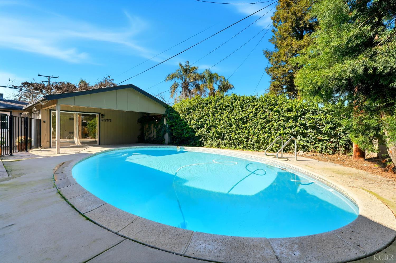 1708 W Myrtle Ave, Visalia, CA 93277