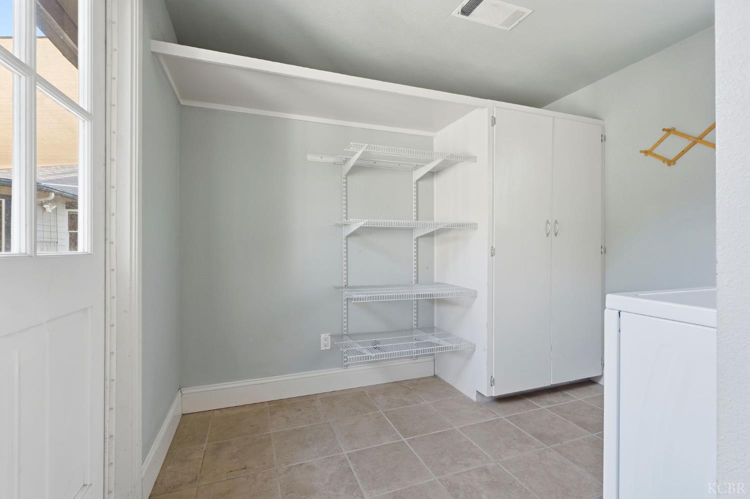 1708 W Myrtle Ave, Visalia, CA 93277