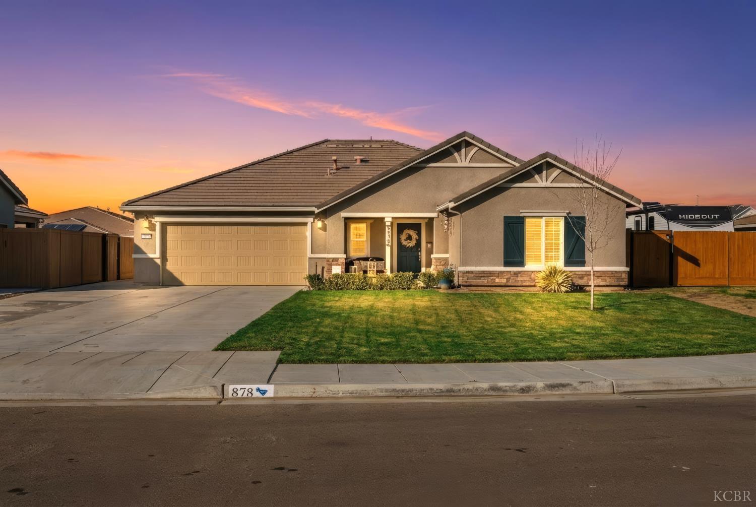 878 E Bonita Ave, Fowler, CA 93625