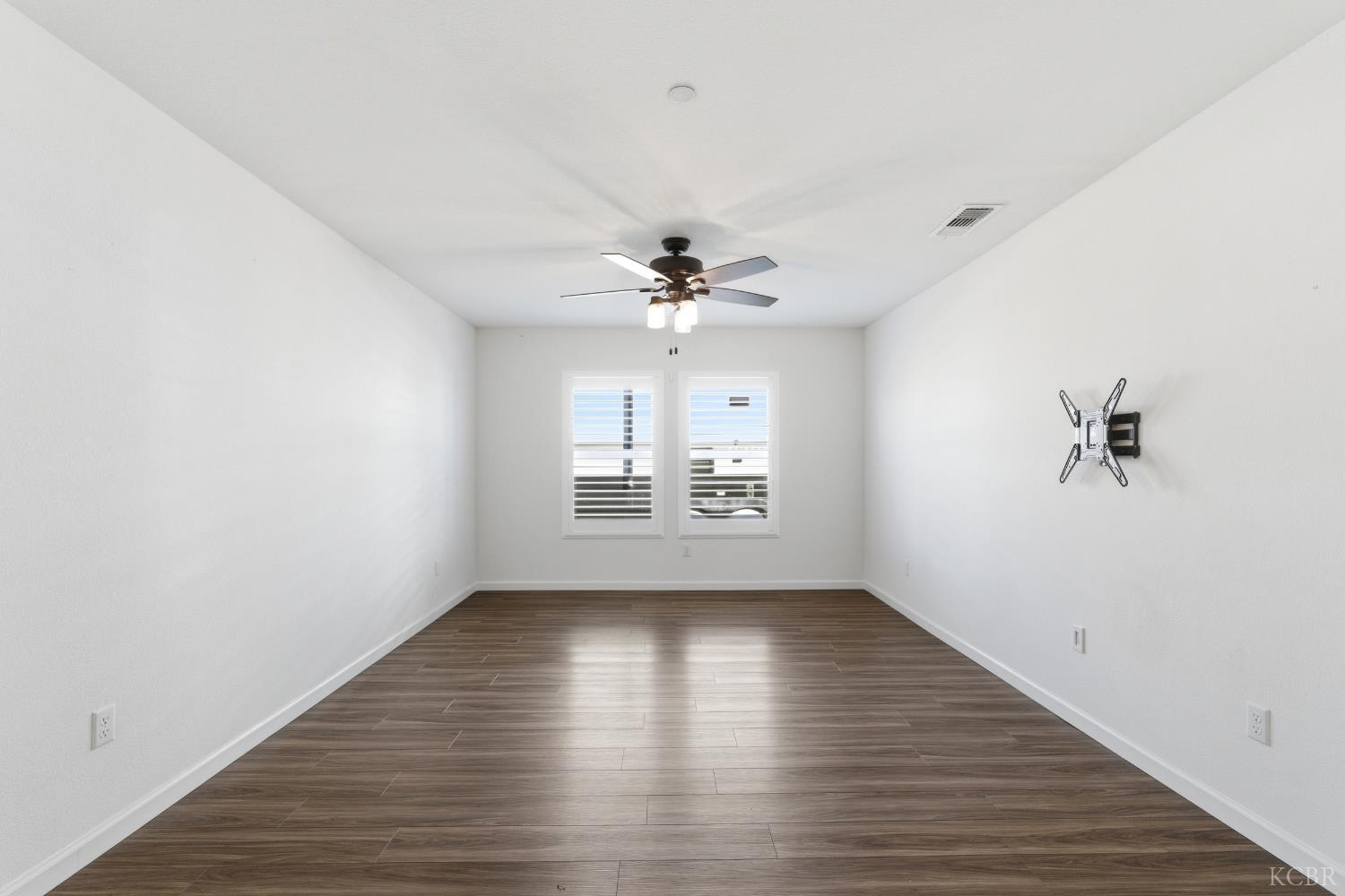 878 E Bonita Ave, Fowler, CA 93625