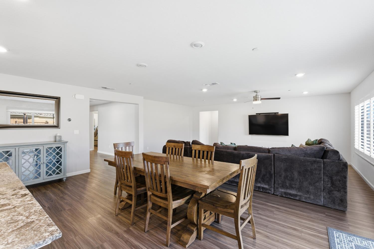 878 E Bonita Ave, Fowler, CA 93625