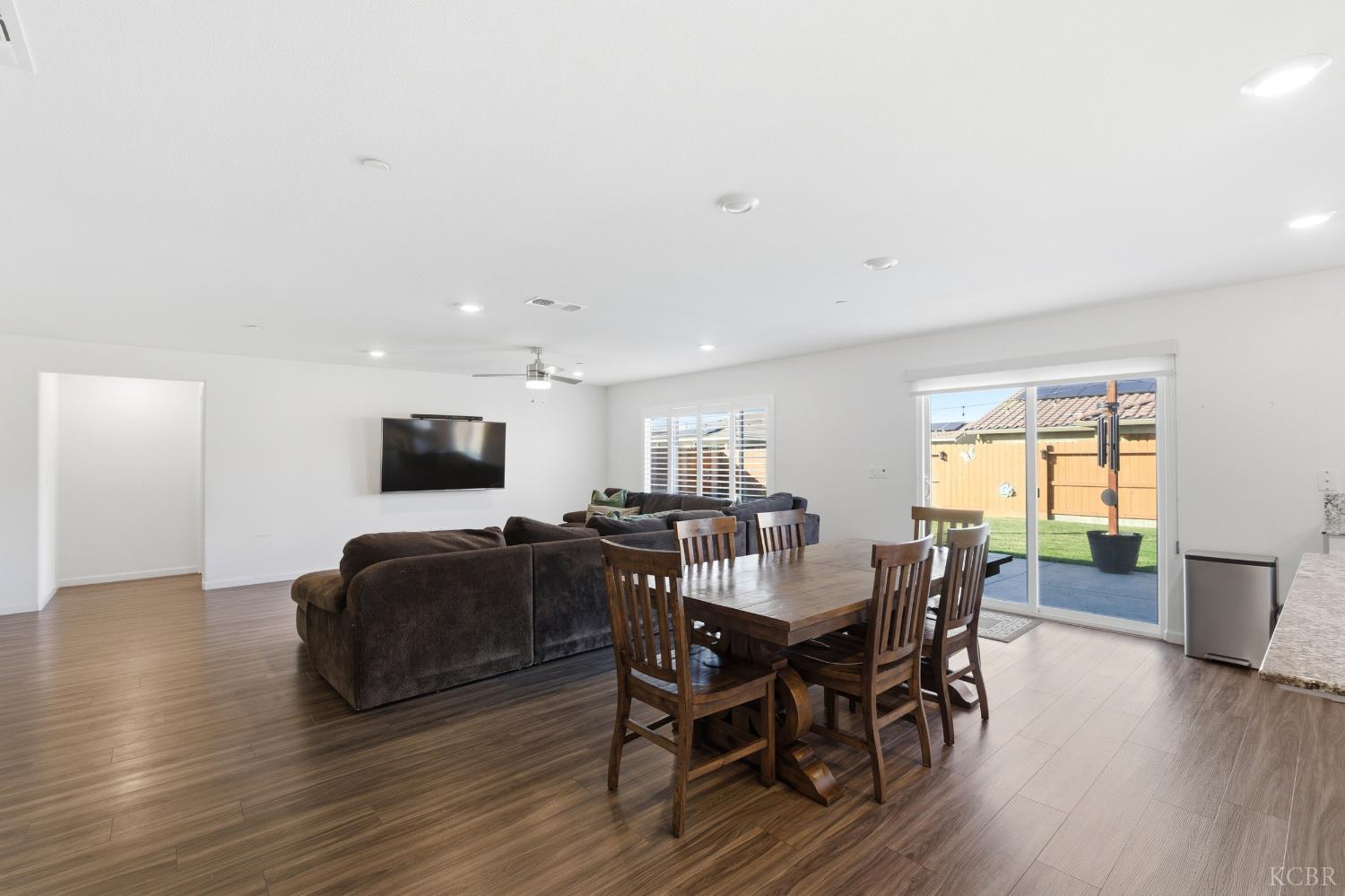 878 E Bonita Ave, Fowler, CA 93625