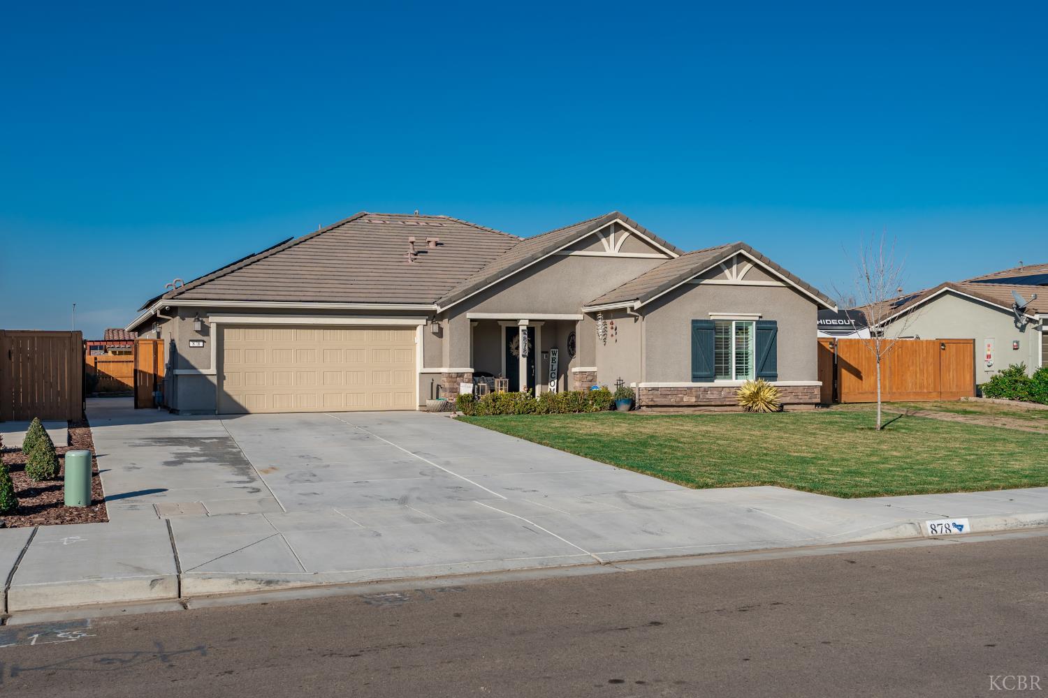 878 E Bonita Ave, Fowler, CA 93625