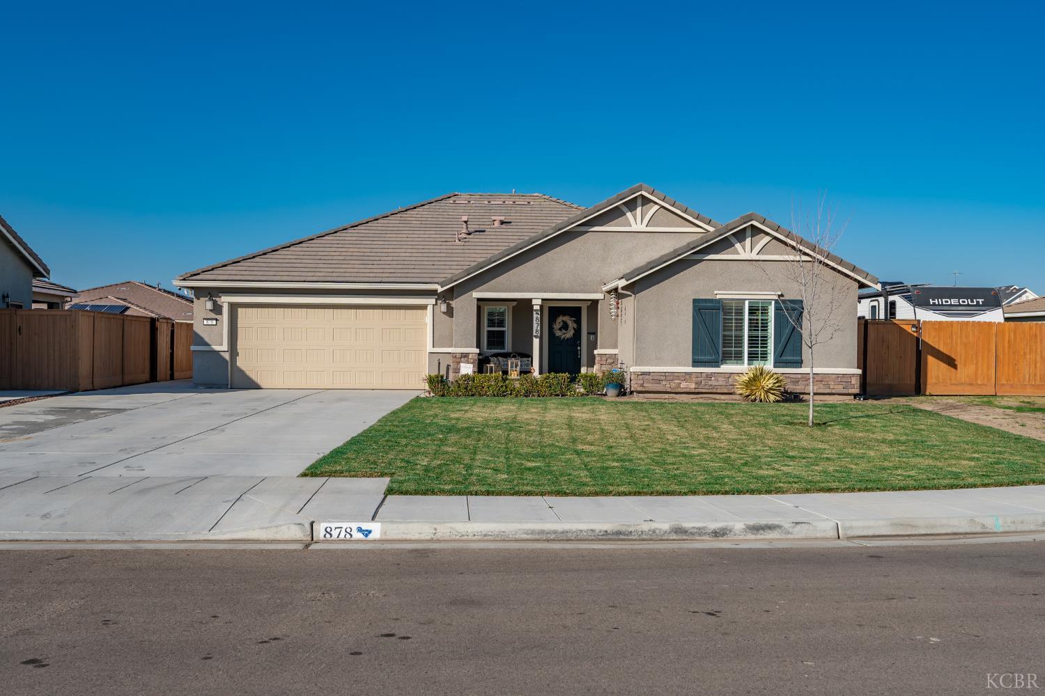 878 E Bonita Ave, Fowler, CA 93625