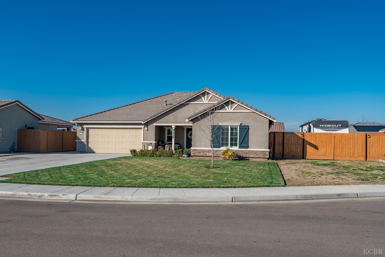 878 E Bonita Ave, Fowler, CA 93625