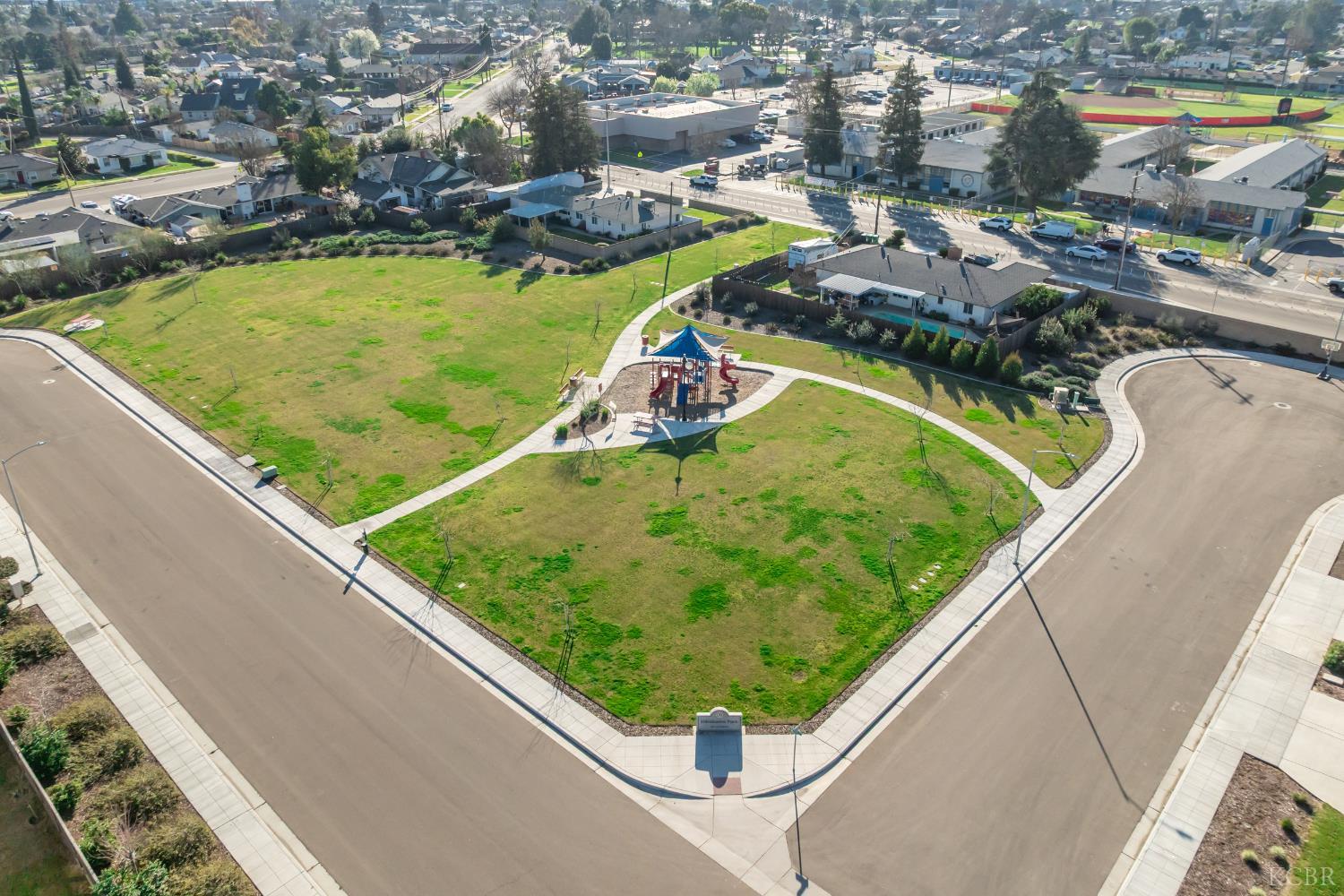 878 E Bonita Ave, Fowler, CA 93625