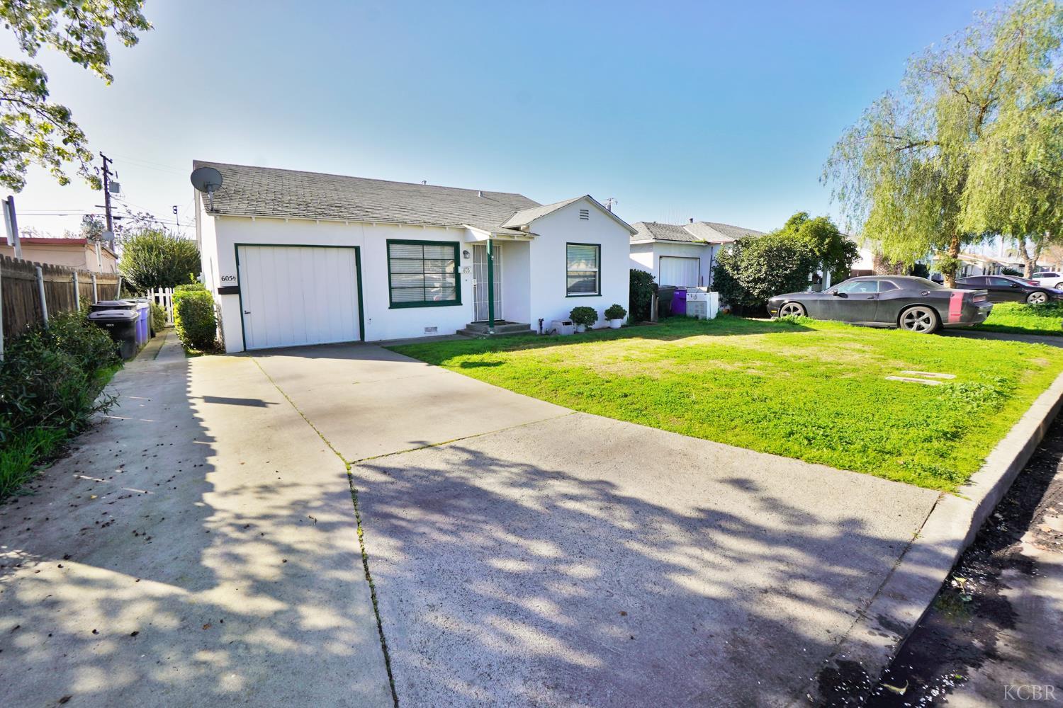 605 E Myrtle St E, Hanford, CA 93230