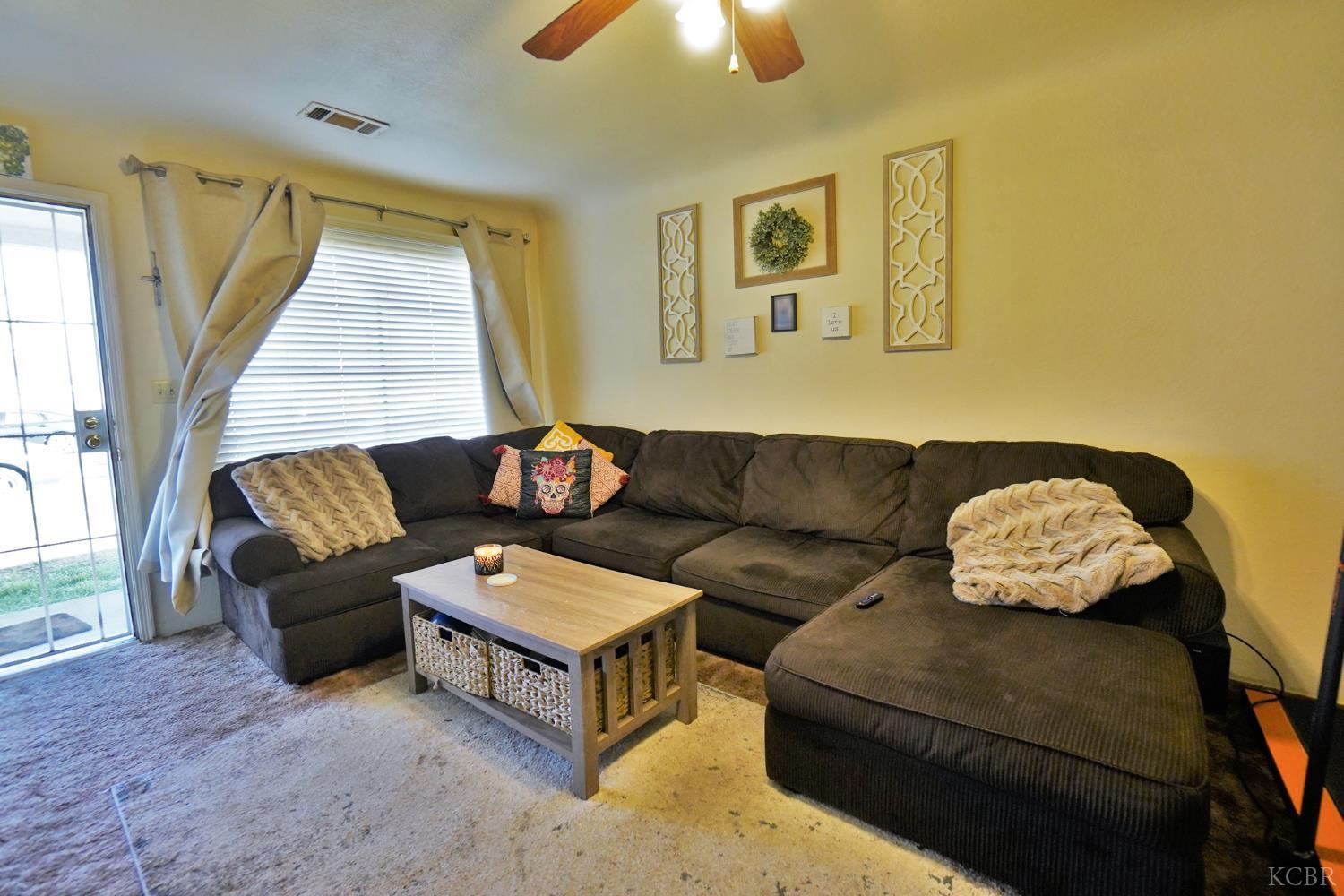 605 E Myrtle St E, Hanford, CA 93230
