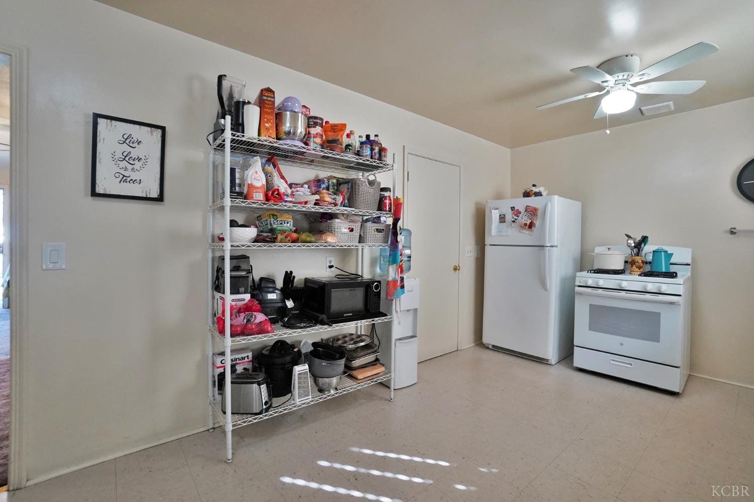 605 E Myrtle St E, Hanford, CA 93230