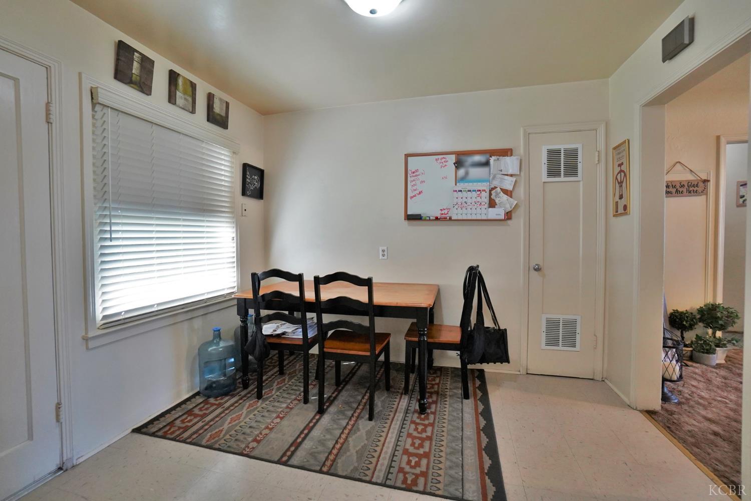 605 E Myrtle St E, Hanford, CA 93230