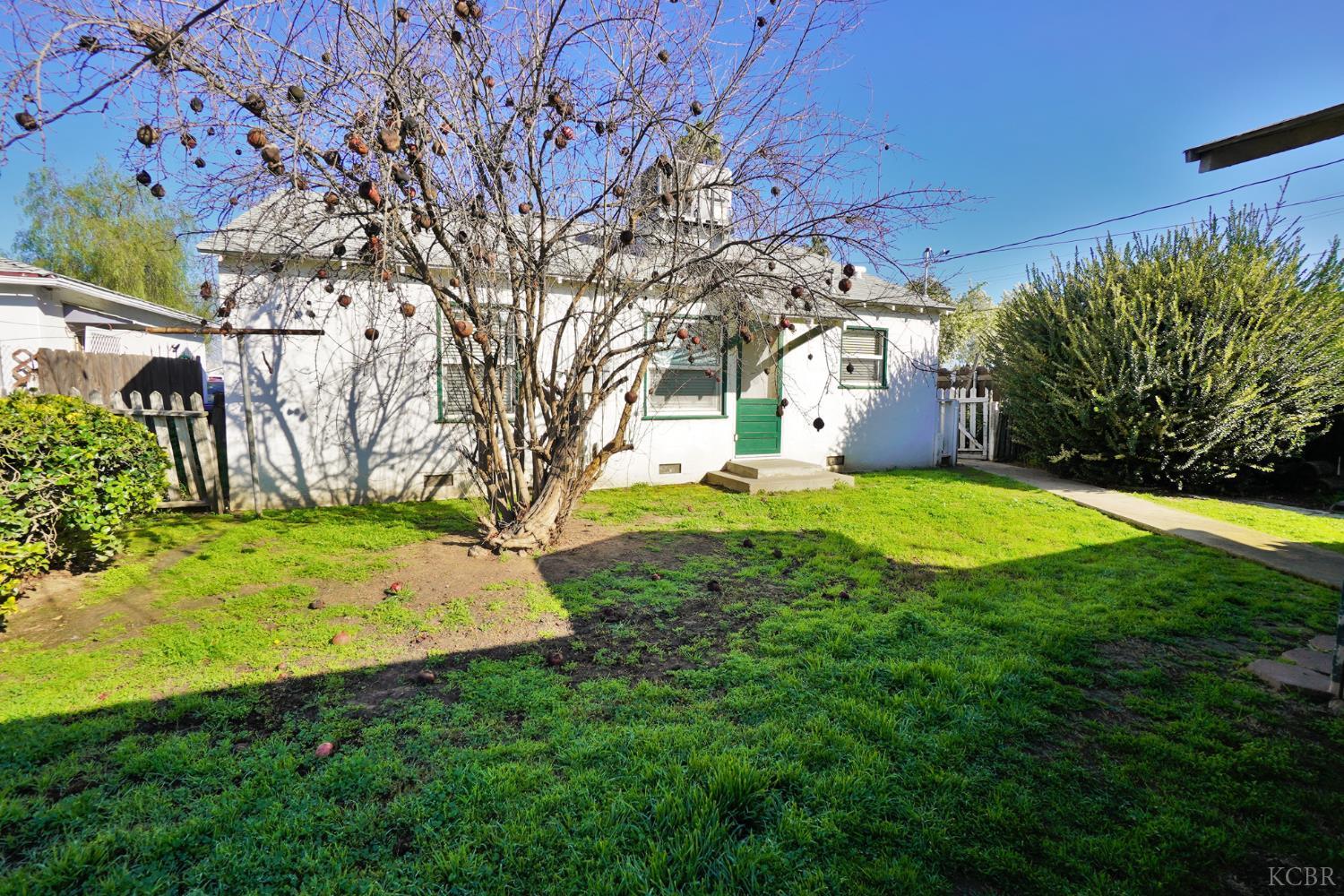 605 E Myrtle St E, Hanford, CA 93230