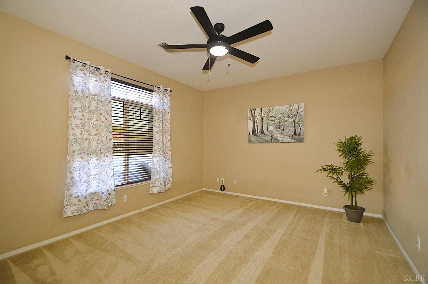 1133 Cousins Ct, Lemoore, CA 93245