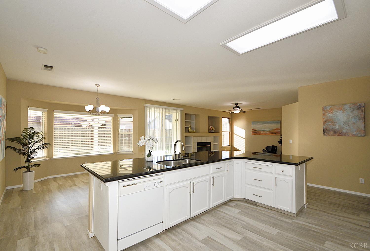 1133 Cousins Ct, Lemoore, CA 93245