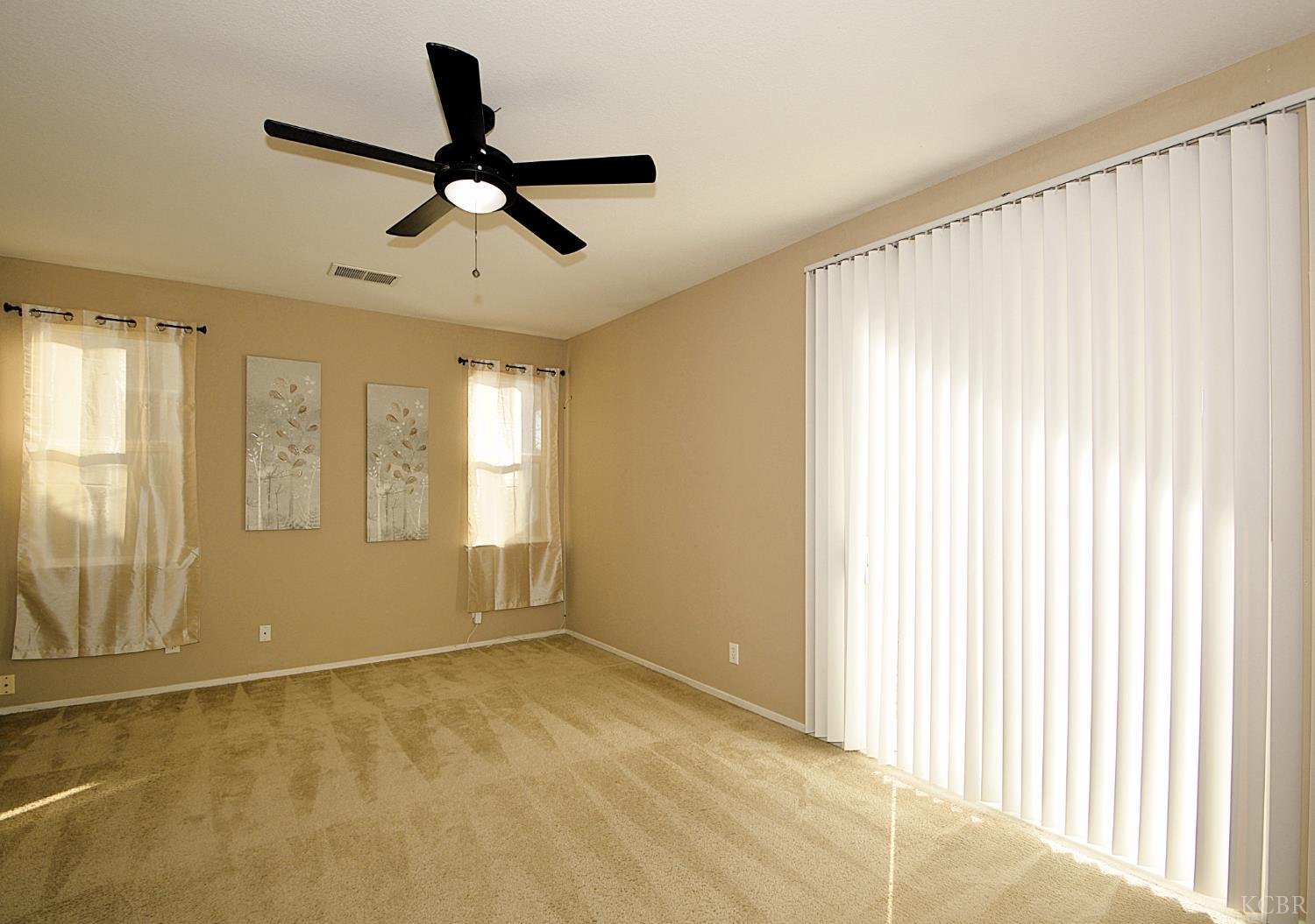 1133 Cousins Ct, Lemoore, CA 93245