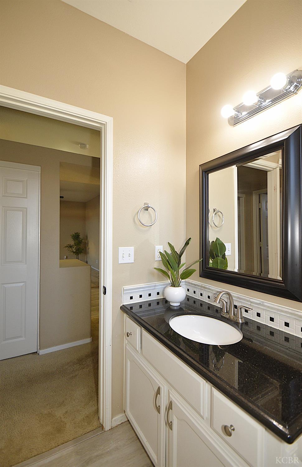 1133 Cousins Ct, Lemoore, CA 93245