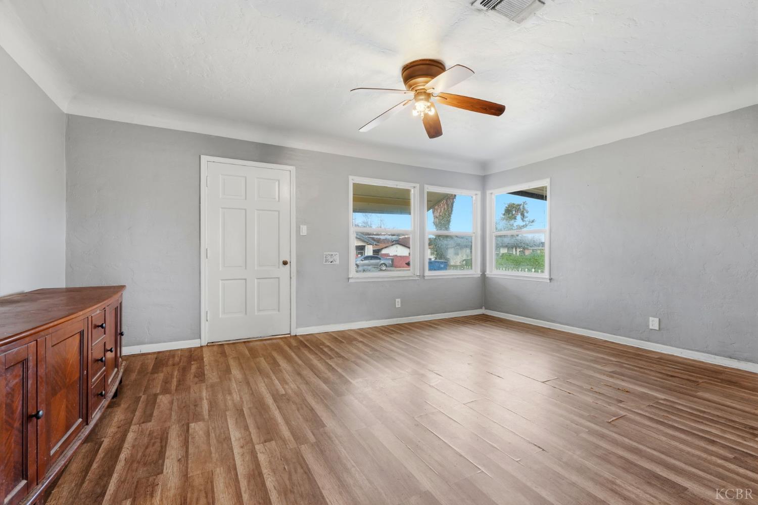 251 Skaggs St, Lemoore, CA 93245