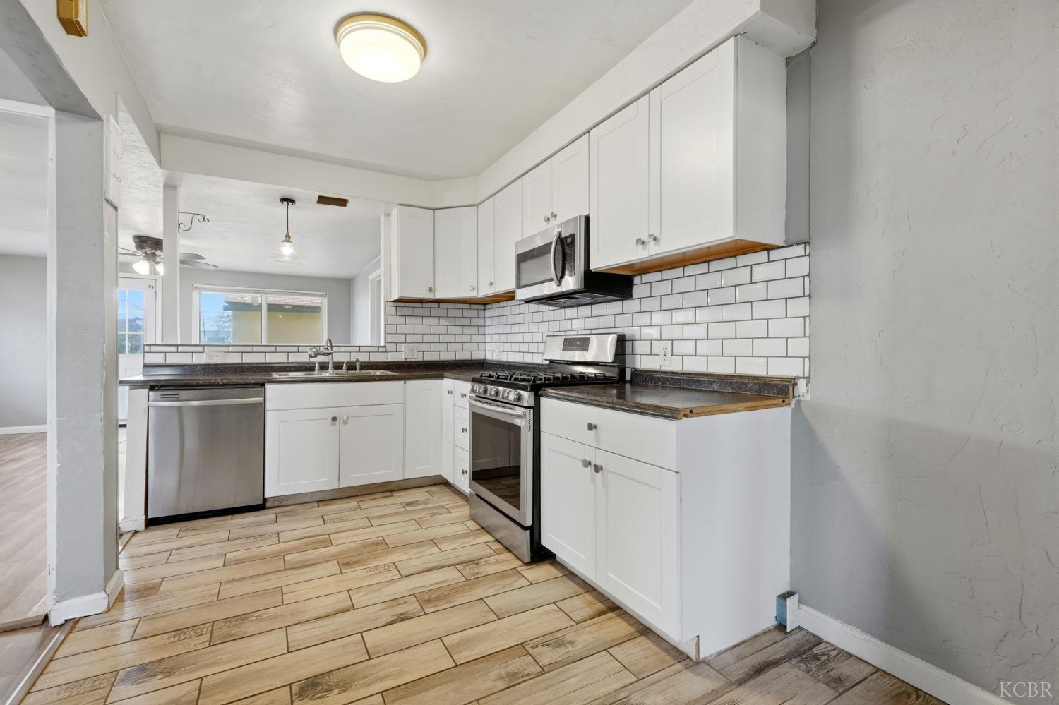 251 Skaggs St, Lemoore, CA 93245