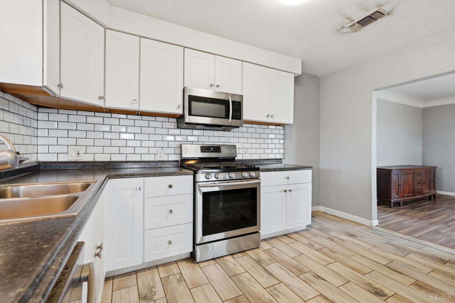 251 Skaggs St, Lemoore, CA 93245