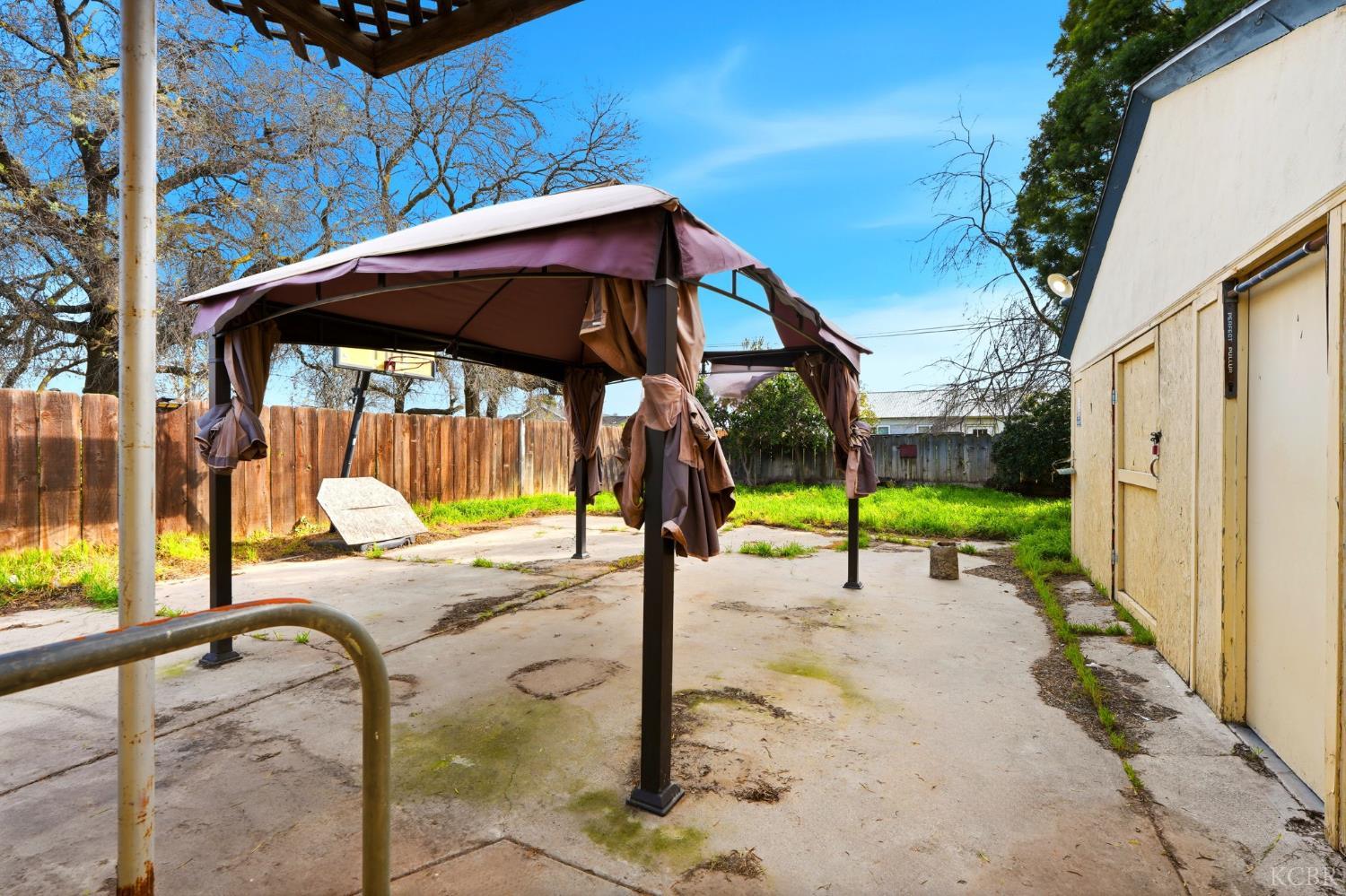 251 Skaggs St, Lemoore, CA 93245