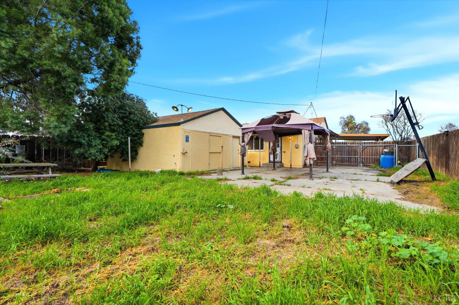 251 Skaggs St, Lemoore, CA 93245