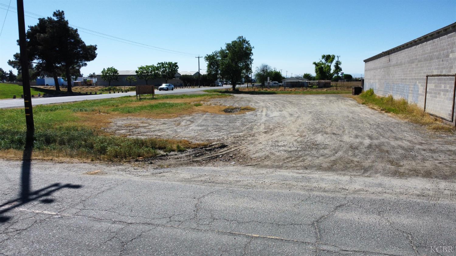 898 Champion St, Lemoore, CA 93245