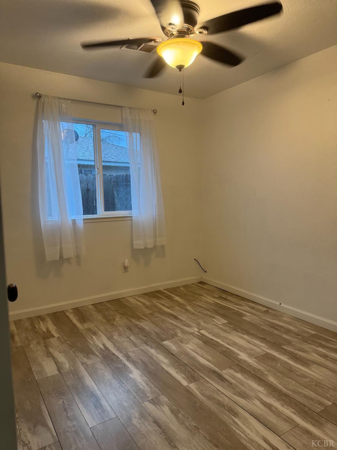 11861 Chris Ln, Hanford, CA 93230