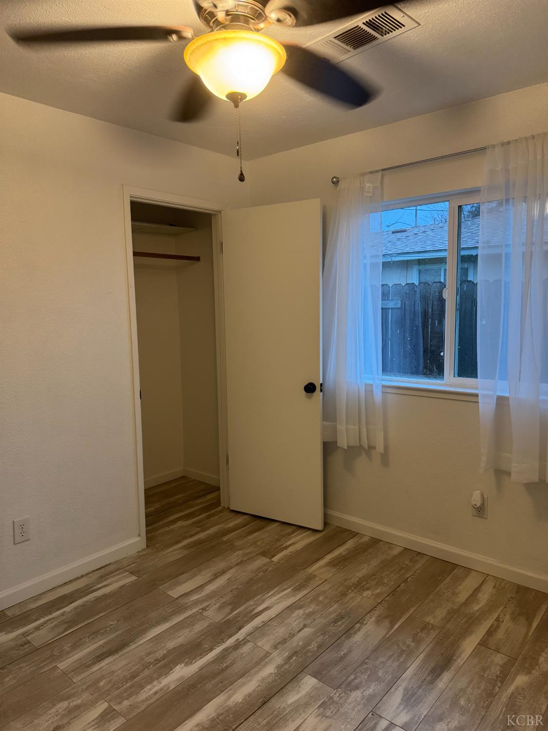 11861 Chris Ln, Hanford, CA 93230