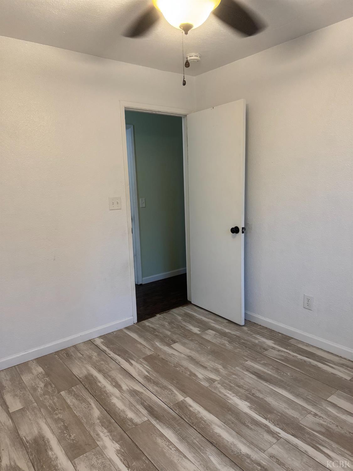 11861 Chris Ln, Hanford, CA 93230